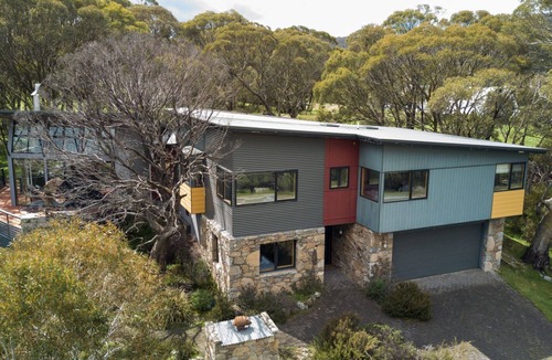 Lake Crackenback Apartment | Les Perrieres Studio - Gym l Indoor Pool l Tennis Court l Cafe l WiFi