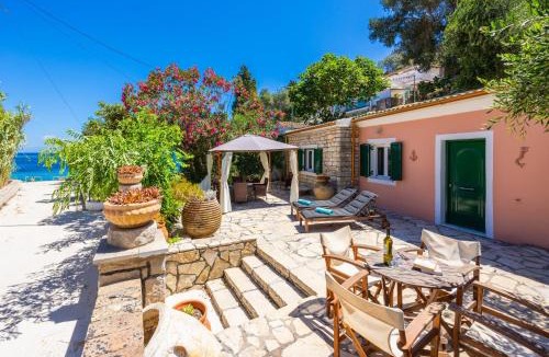 Longos Apartment | Levrecchio Beach Cottage