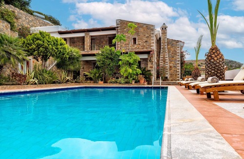 Vrouhas House | Leyla Luxury Villa with Spinalonga View