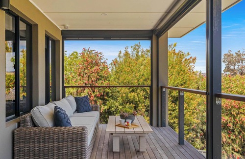 Normanville House | Life’s Better Beachside - luxury two storey home in Normanville, Fleurieu Coast.