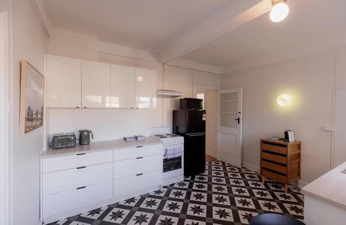 Trevallyn Apartment | Light and Bright Trevallyn Stay with River Views