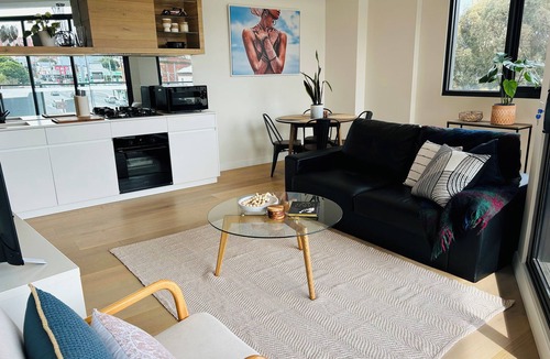 Flemington Apartment | Light-Filled 2BR Apt nw/Balcony + Free Parking - Near Flemington Racecourse