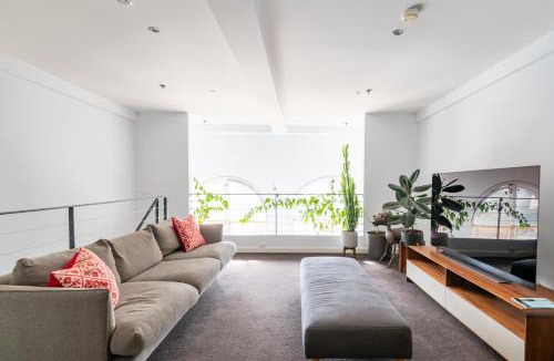 Prahran Apartment | Light-Filled Converted Warehouse 2 Bedroom Apartment in Prahran