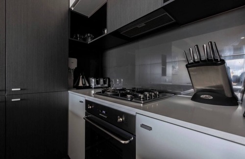 Hawthorn Apartment | Light Filled Stylish Living in Diverse Hawthorn