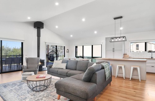 Goughs Bay House | Lilylee Ranch - Lake Views in Goughs Bay