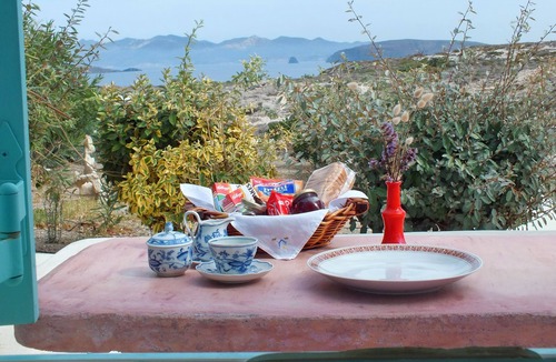 Milos Apartment | Limeri apartments "Steal time for a real hideaway!"