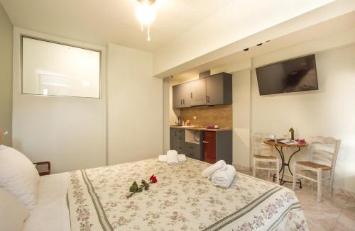 Lefkada Town Apartment | Limonero New City Apartment 2 with Private Parking