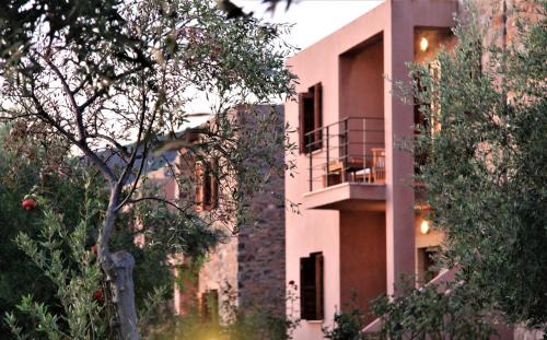 Velies Hotel | Liotrivi Historical Mansion and Boutique Hotel