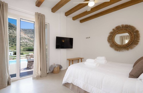 Kamares Hotel | Lithos Suites