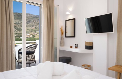 Kamares Hotel | Lithos Suites