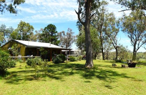 Wallabadah Apartment | Little House in the Nursery grounded and welcoming
