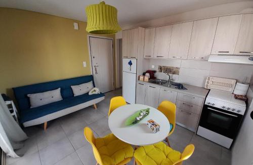 Neo Kalamaki Apartment | Little Octopus