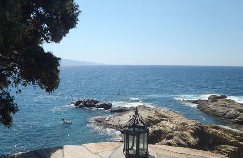 Ikaria House | LIVE ALTERNATIVE LUXURY OF THE AUTHENTICITY ™