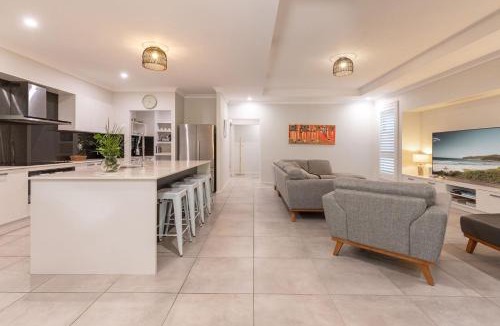 Elizabeth Beach House | Lizzie Bliss