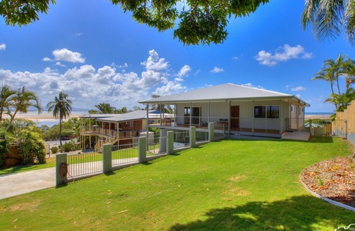 Seventeen Seventy House | LLEWELLA -1170 water views