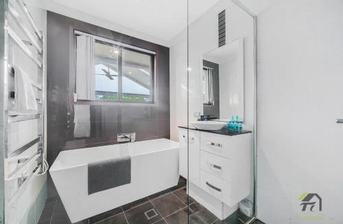 Cranebrook House | Located in Cranebrook, 3 bedrooms, relaxing home