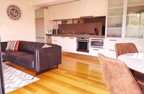 Fremantle Apartment | Located in the heart of the West End of Fremantle amongst vibrant cafes and bars