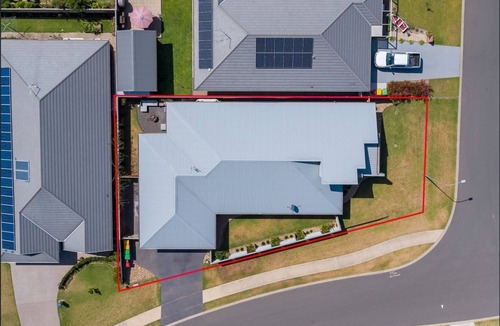 Tomakin House | Located in the prestigious Barlings Beach Estate