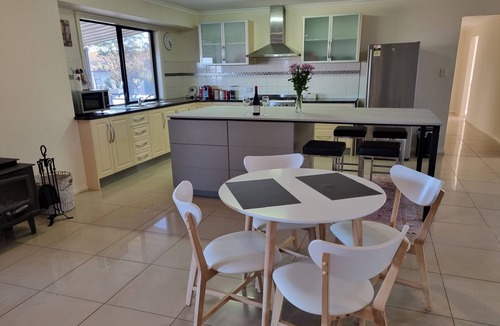 Upper Wakefield House | Located on the Clare Valley Riesling trail with views as far as the eye can see