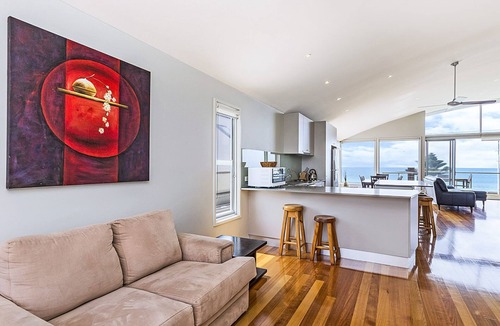 Port Fairy House | Located on the famous East Beach