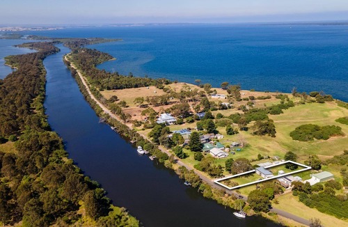 Eagle Point House | Located on the world-famous Silt Jetties