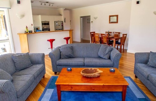 Tanunda House | "Lochnagar Barossa" - 3 En-suites - Walking distance to wineries