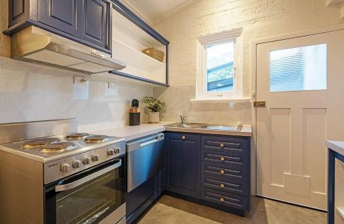 West Hobart House | Lochner Corner - Restful Hideaway near Dining and CBD