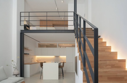 Old Quarter House | Loft 26:Bright,Central,Well tended