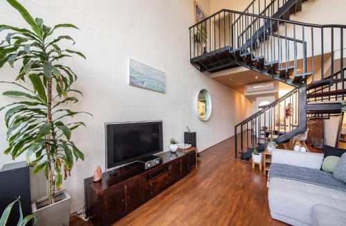 Richmond Apartment | Loft Living Close to the MCG