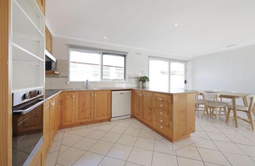 Warrnambool House | Logans Beach Apartments - BeachHouse