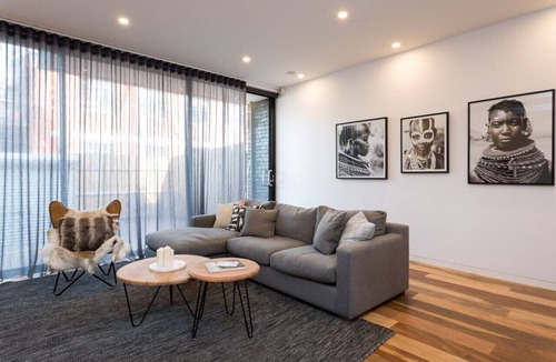 Collingwood Apartment | Lola Sophisticated Roof Top
