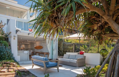 Forresters Beach Apartment | Loulou Beach Studio – Couple Retreat