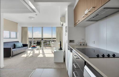 Mackay Apartment | Lovely 1-bedroom in the Heart of Mackay w Pool