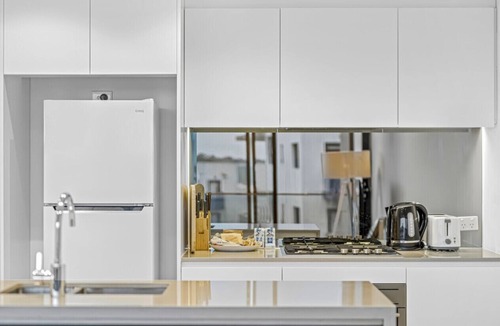 Mortlake Apartment | Lovely 2 bedroom APT in Mortlake