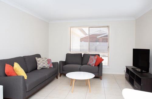 Wagga Wagga House | Lovely 3 Bed, 2 Bath in the City Centre