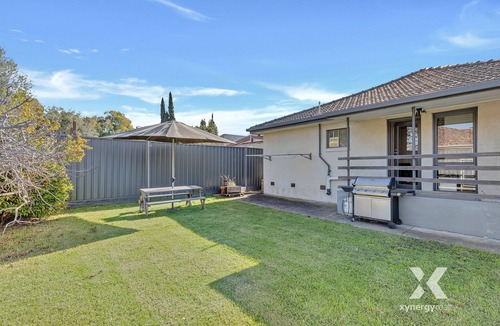 Yarraville Apartment | Lovely apartment with huge sunny garden in the heart of Yarraville Village.