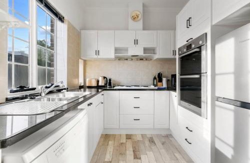 Kirribilli Apartment | Lovely Apartment with Spectacular Views