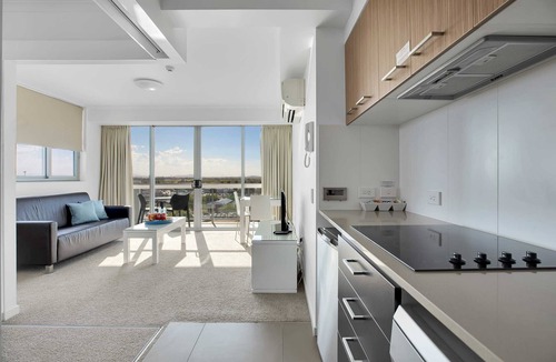 Mackay Apartment | Lovely dual key apartment in heart of Mackay!