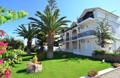Amoudi Apartment | Lovely Sea-View Loft Up To 5 Adults