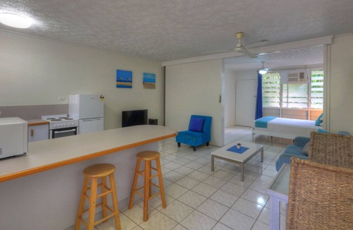Arcadia Apartment | Loyang Apartment 1 - Fantastic value island getaway with complex pool and short stroll to Alma Bay