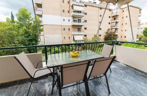 Marousi Apartment | Luma Marousi - Apt with Garden View