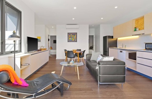 Kirribilli Apartment | Luna Glow Harbourside Escape near Sydneys Icons
