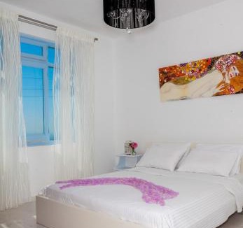 Imerovigli Apartment | Luna Rossa Santorini