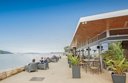 Ettalong Beach House | LURO 2 - WATERFRONT LUXURY
