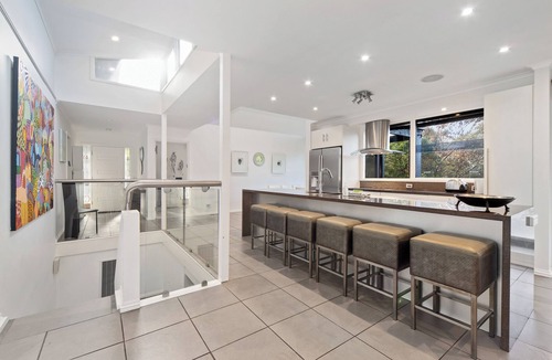 Mount Eliza House | Lux Escape on the Peninsula - Pool, Spa & Nature