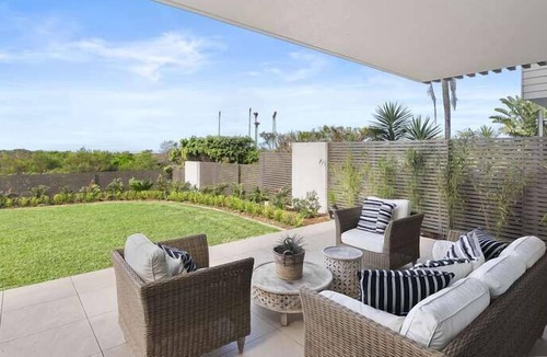 Magenta Shores House | Lux Shack at Magenta Shores