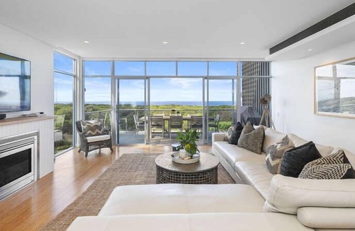 Magenta Shores House | Lux Shack at Magenta Shores