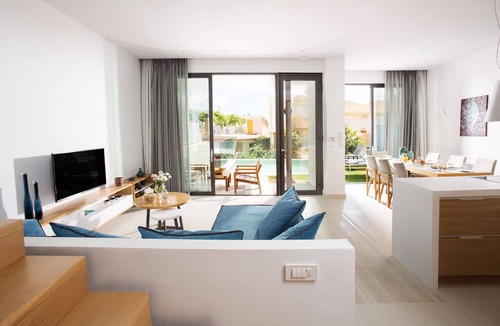 Kato Galatas Villa | Lux Villa private pool ★ Beach at 150mt ★ Sea View ★ 4 Bdr ★ 5 bathrooms
