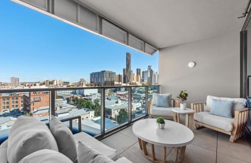 Fortitude Valley Apartment | Luxe 3BR Apt with City Views, Car Park and Rooftop Pool