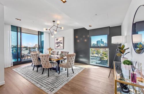 Fortitude Valley Apartment | Luxe 3BR Apt with City Views, Car Park and Rooftop Pool